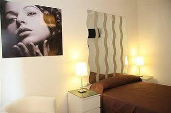 Room Pride Madrid Eksteriør bilde